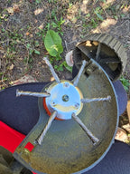 El cabezal del cortacésped tiene 6 bordes de acero inoxidable